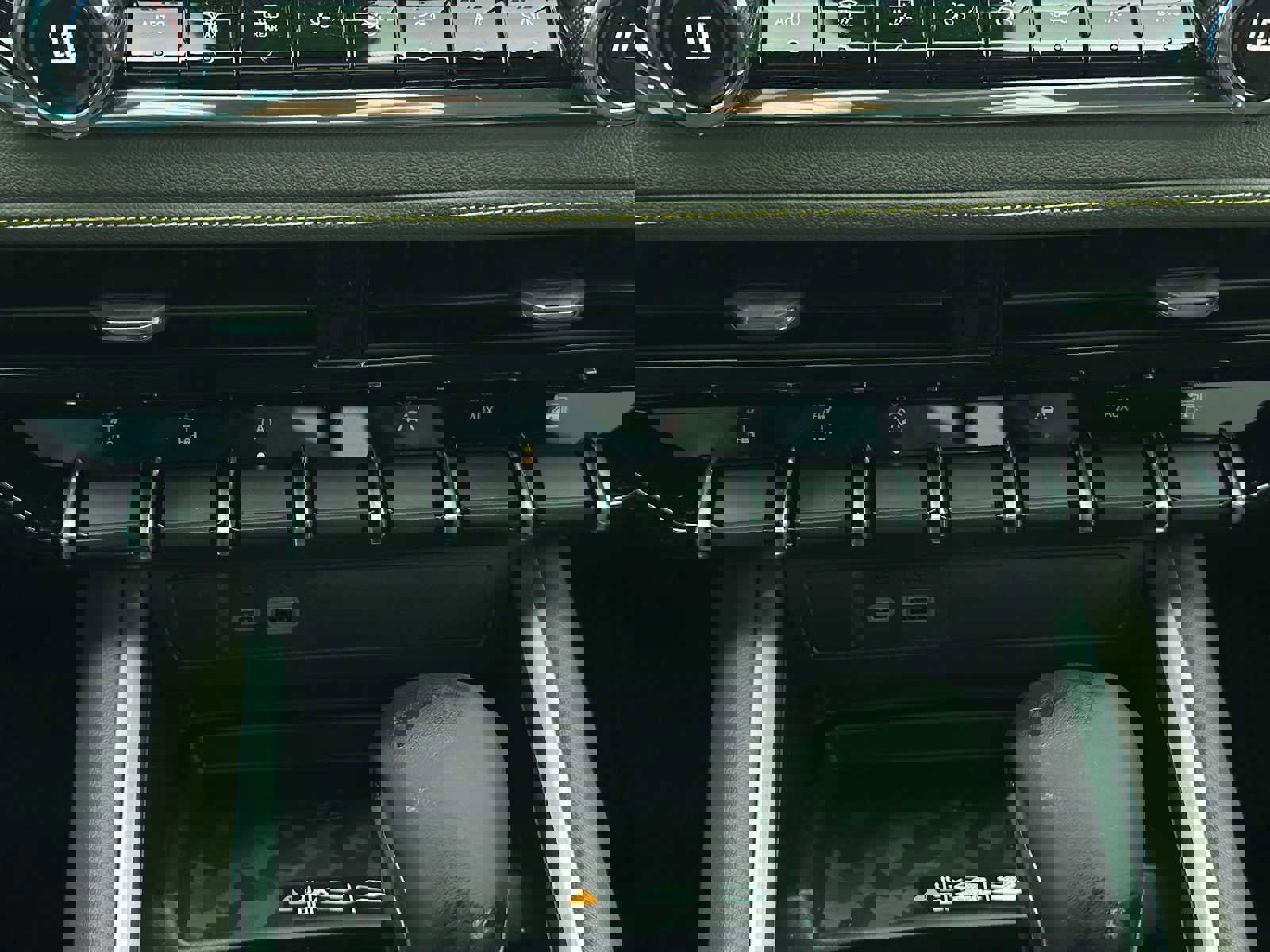 New 2025 Chevrolet Colorado ZR2 w/ ZR2 Bison Edition image 31