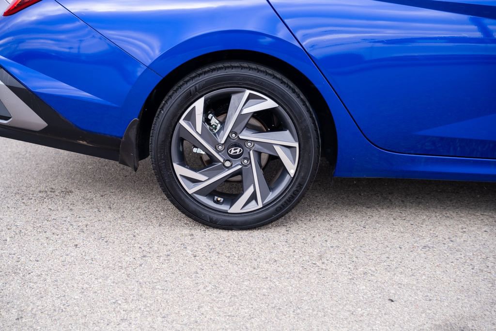 Certified 2024 Hyundai Elantra SEL w/ Convenience Package image 9