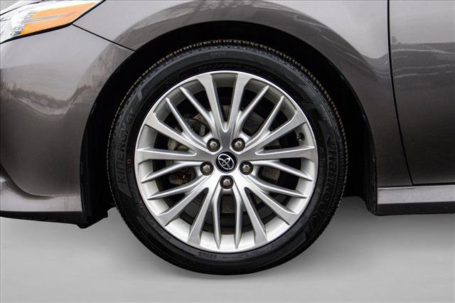 Used 2020 Toyota Camry XLE image 9