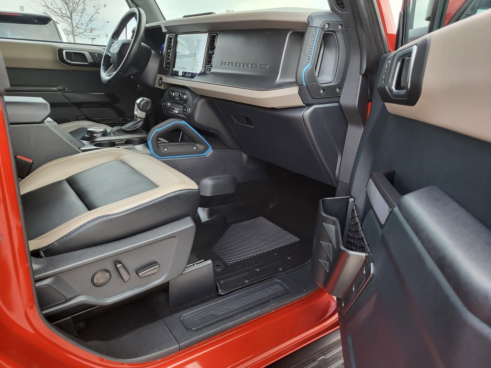 Used 2024 Ford Bronco Wildtrak image 8