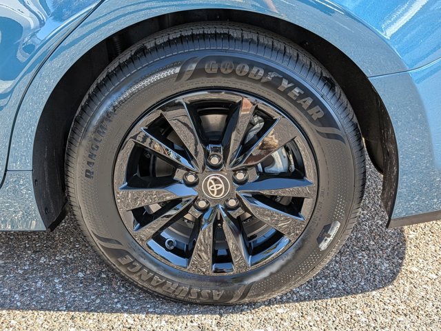 Used 2025 Toyota Camry LE w/ Convenience Package image 23