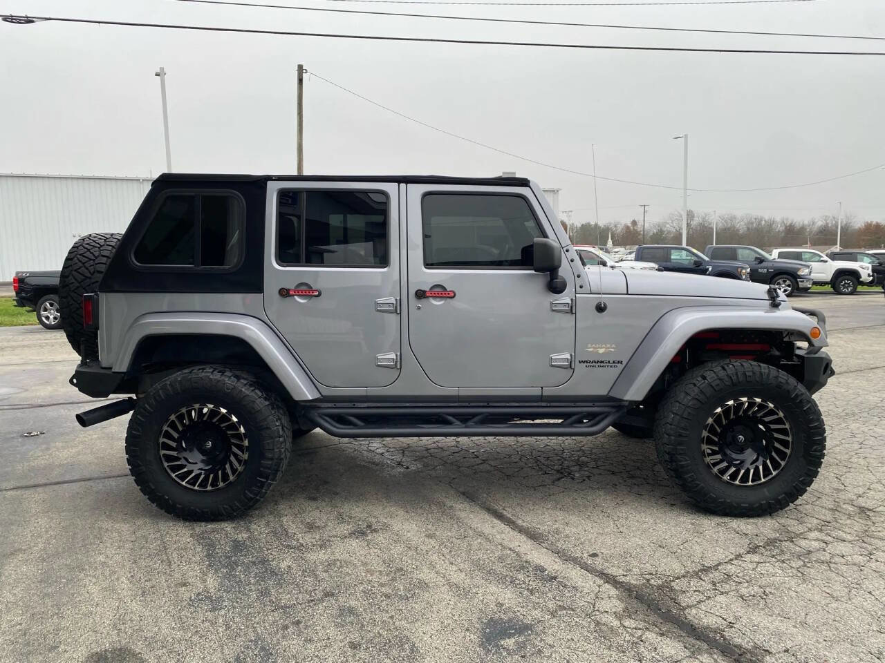 Used 2015 Jeep Wrangler Unlimited Sahara w/ Connectivity Group image 5