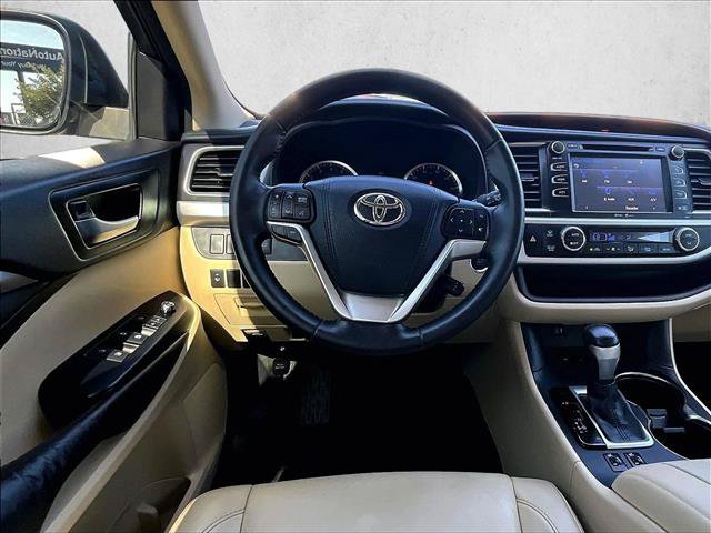 Used 2015 Toyota Highlander XLE FWD image 7