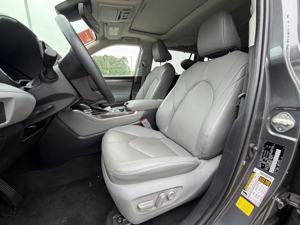 Used 2023 Toyota Highlander Limited AWD/4WD image 5