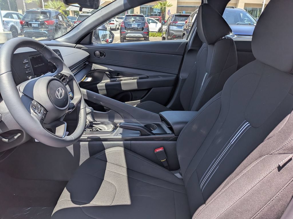 New 2026 Hyundai Elantra Sport FWD image 15
