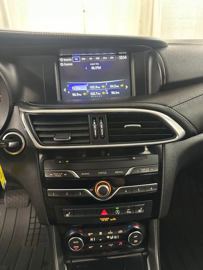 Used 2017 INFINITI QX30 Premium w/ Navigation Package image 22