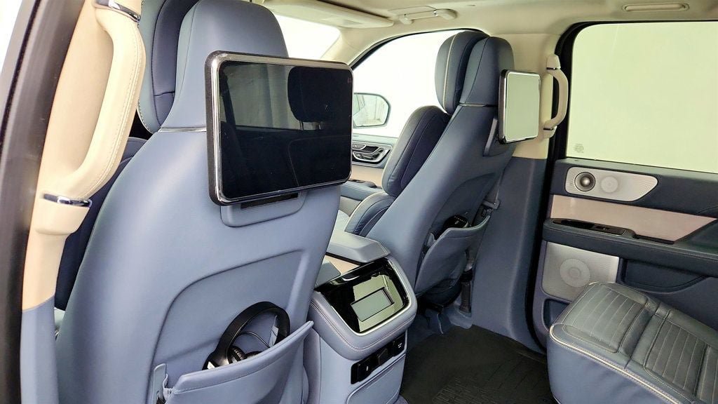Used 2022 Lincoln Navigator L Black Label AWD/4WD image 21