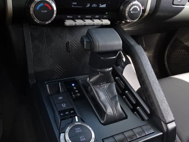 Certified 2024 Toyota Tacoma SR5 AWD/4WD image 34
