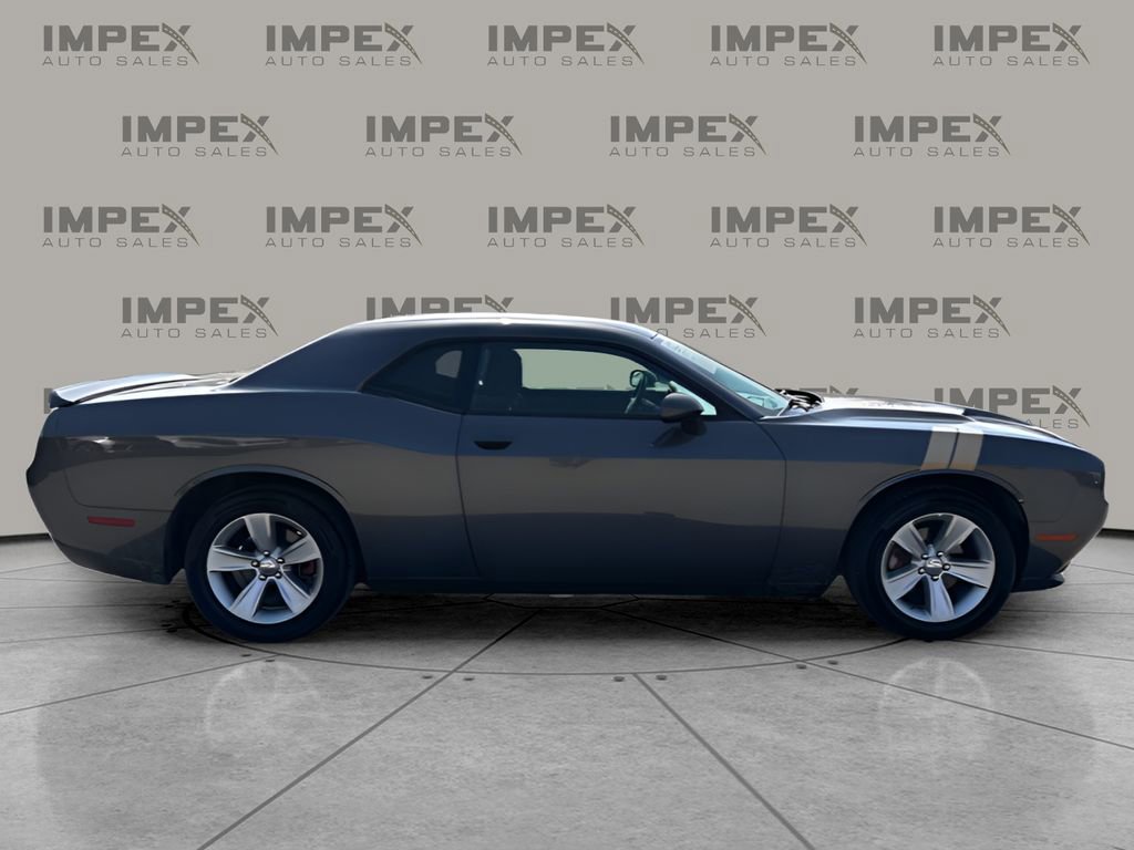 Used 2023 Dodge Challenger SXT image 6