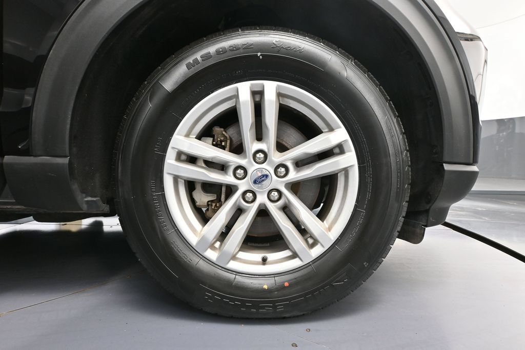 Used 2023 Ford Explorer XLT AWD/4WD image 15