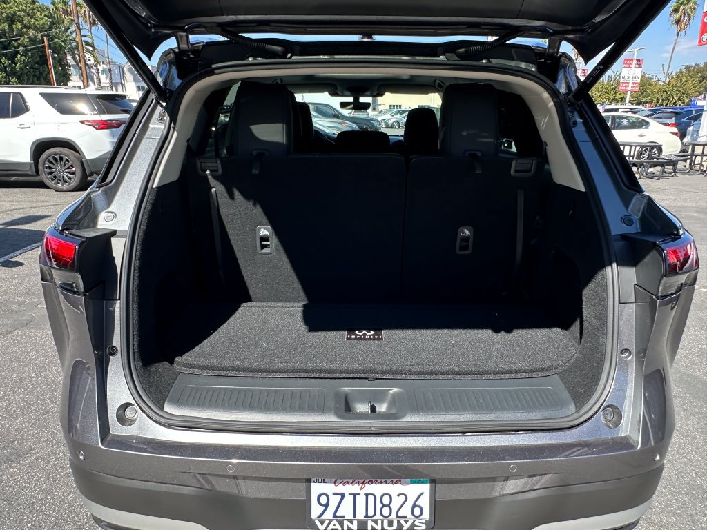 Used 2027 INFINITI QX60 Luxe w/ Cargo Package FWD image 22
