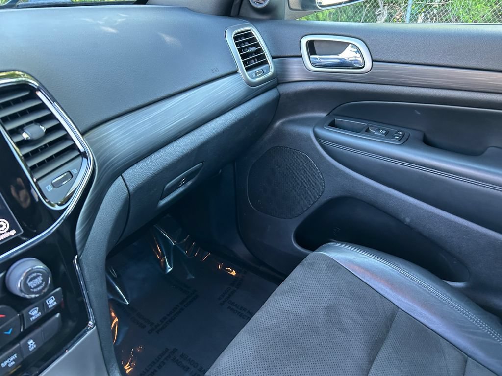 Used 2021 Jeep Grand Cherokee Laredo X AWD/4WD image 17