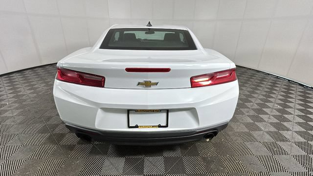 Used 2016 Chevrolet Camaro LT RWD image 3