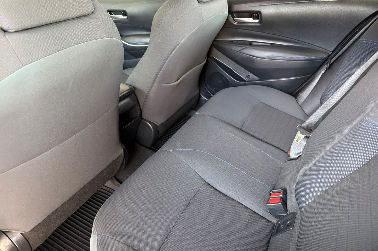 Used 2021 Toyota Corolla SE w/ SE Premium Package FWD image 4