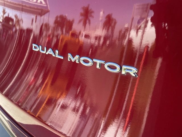 Used 2022 Tesla Model Y Long Range image 33