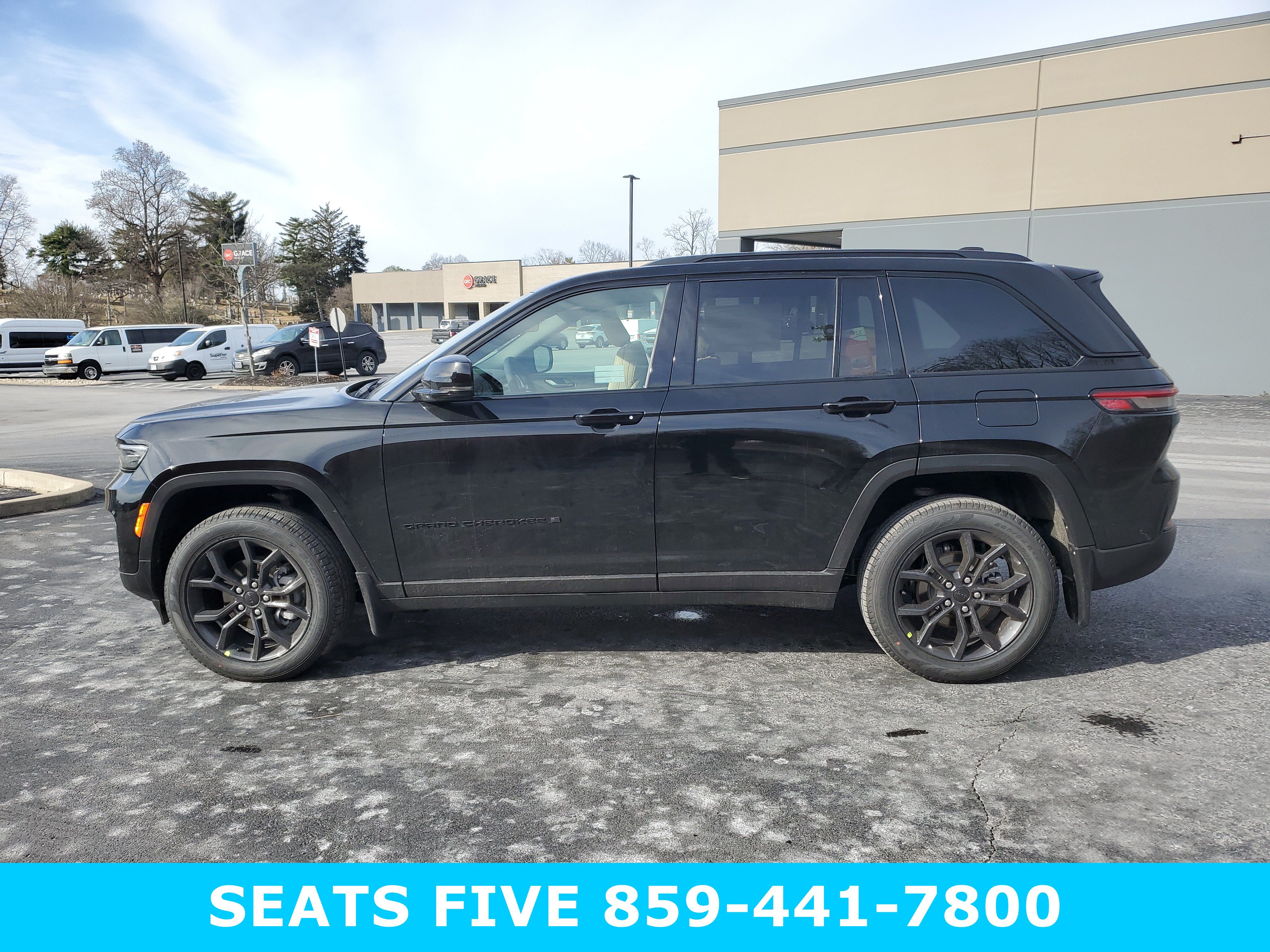 New 2025 Jeep Grand Cherokee Limited w/ Trailer Tow Package AWD/4WD image 8
