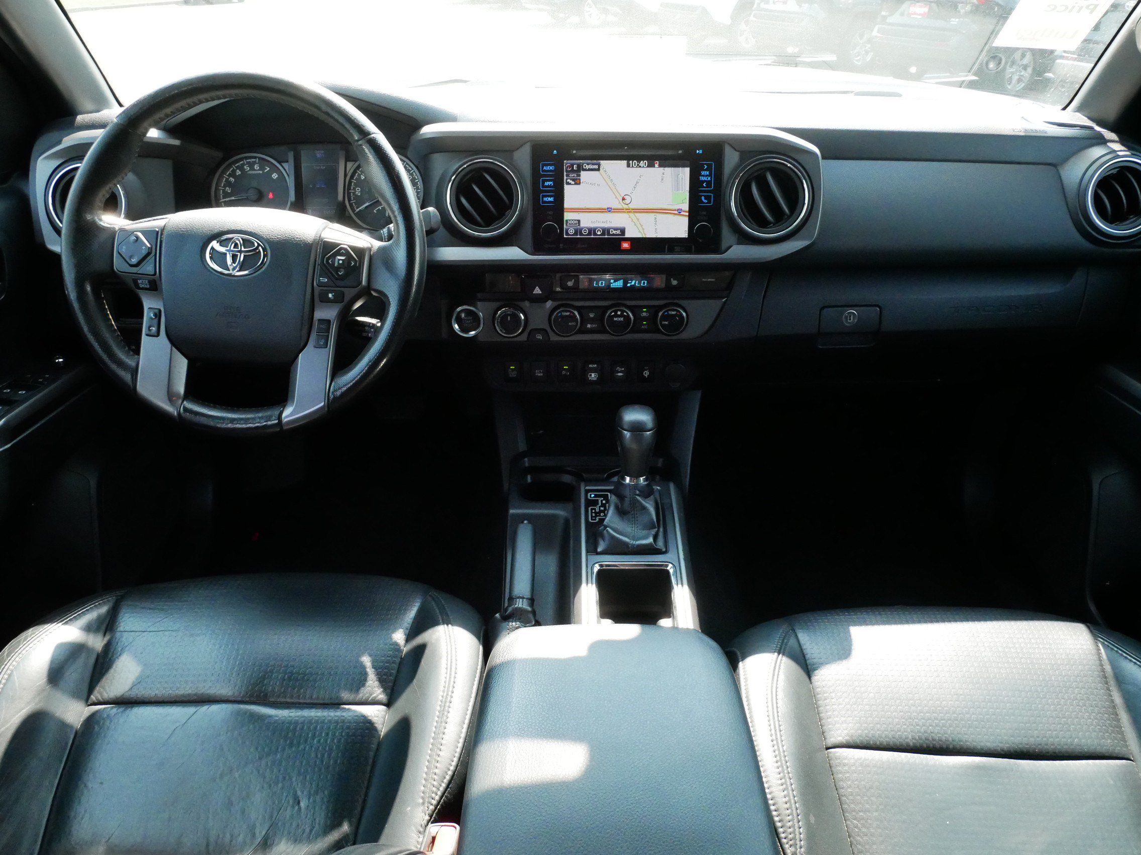 Certified 2018 Toyota Tacoma TRD Off-Road AWD/4WD image 8