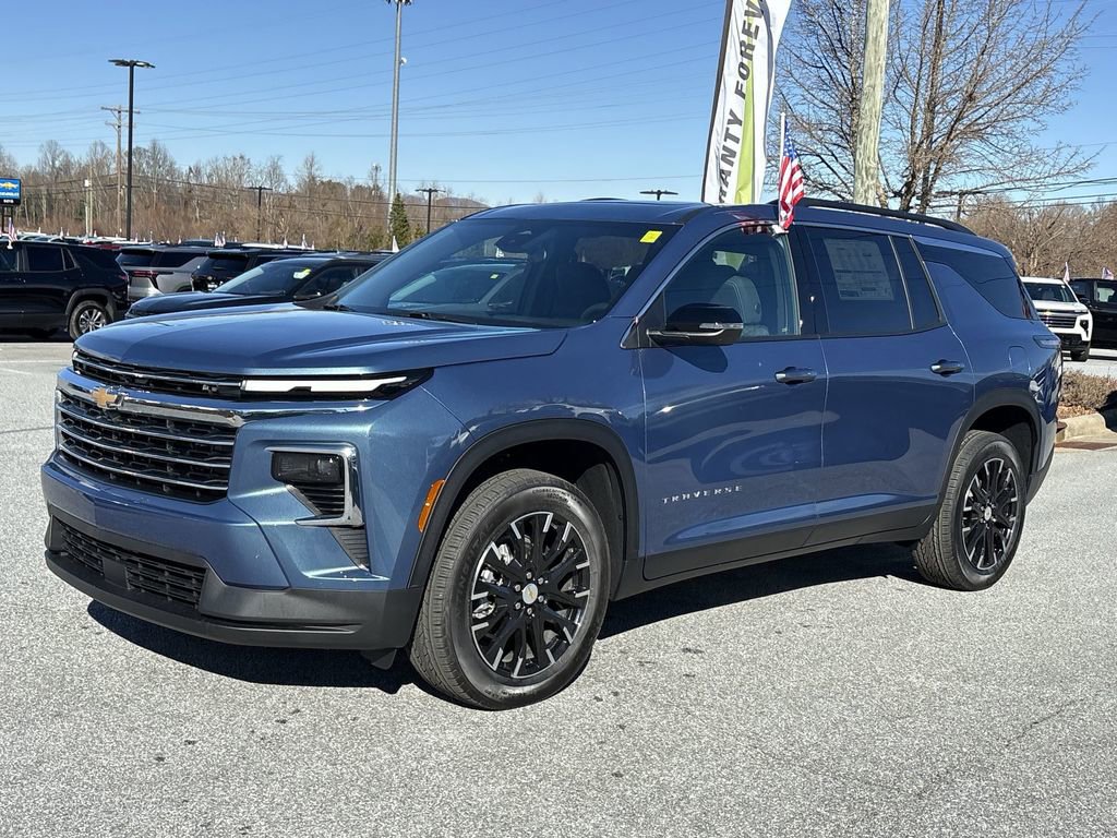 New 2026 Chevrolet Traverse LT w/ Sun and Wheel Package image 4