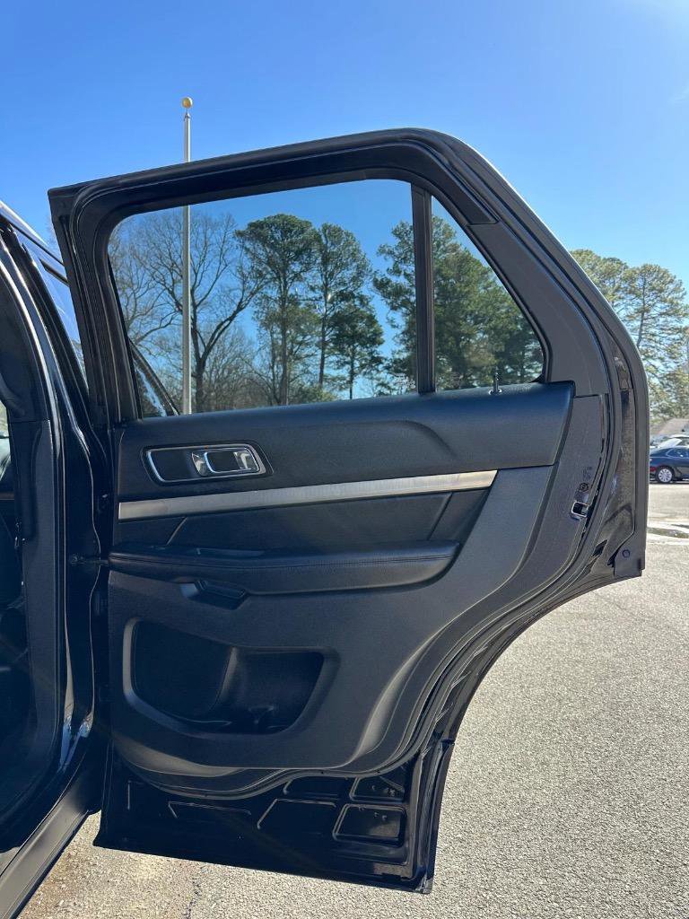 Used 2018 Ford Explorer XLT FWD image 18