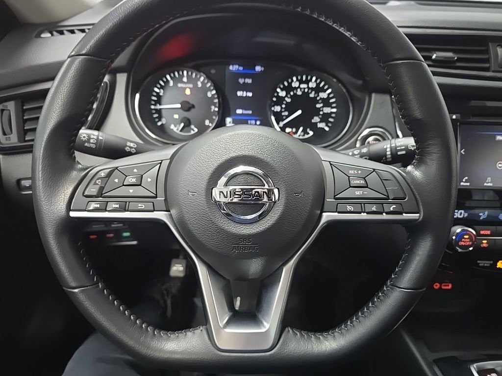 Used 2020 Nissan Rogue SV image 19