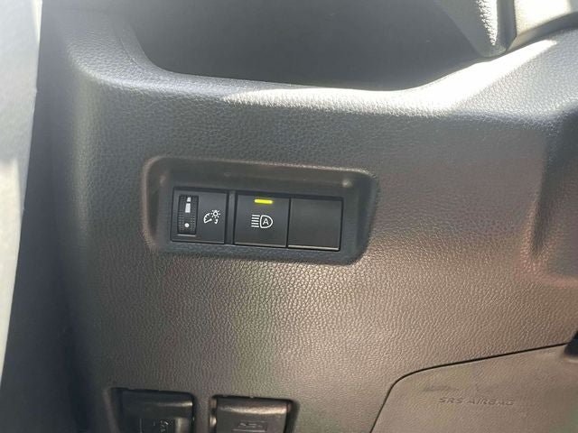Used 2025 Toyota RAV4 XLE AWD/4WD image 22