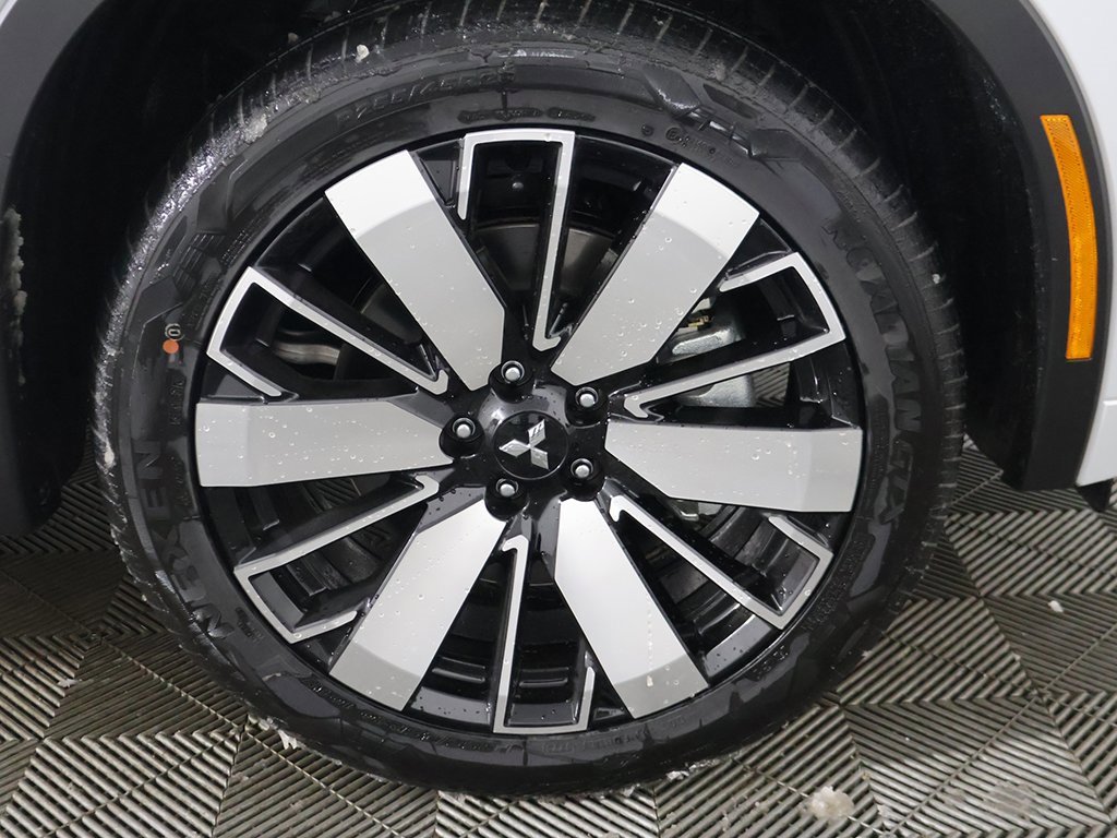 New 2026 Mitsubishi Outlander SEL image 28