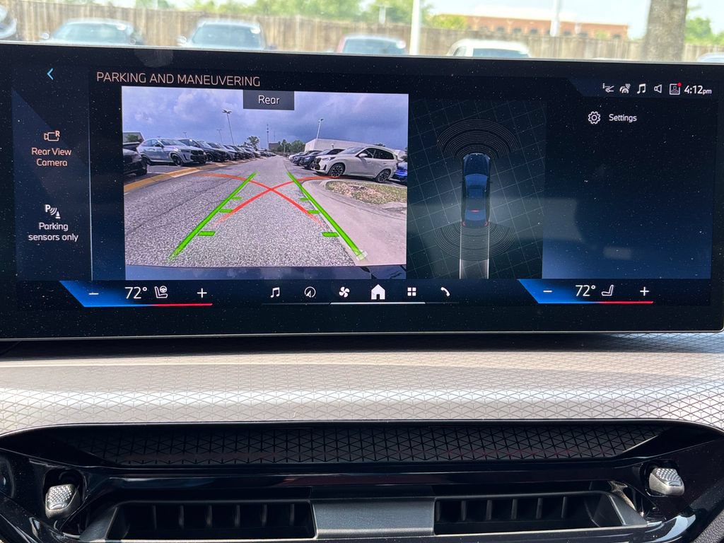 New 2026 BMW 330i xDrive Sedan w/ Premium Package AWD/4WD image 20