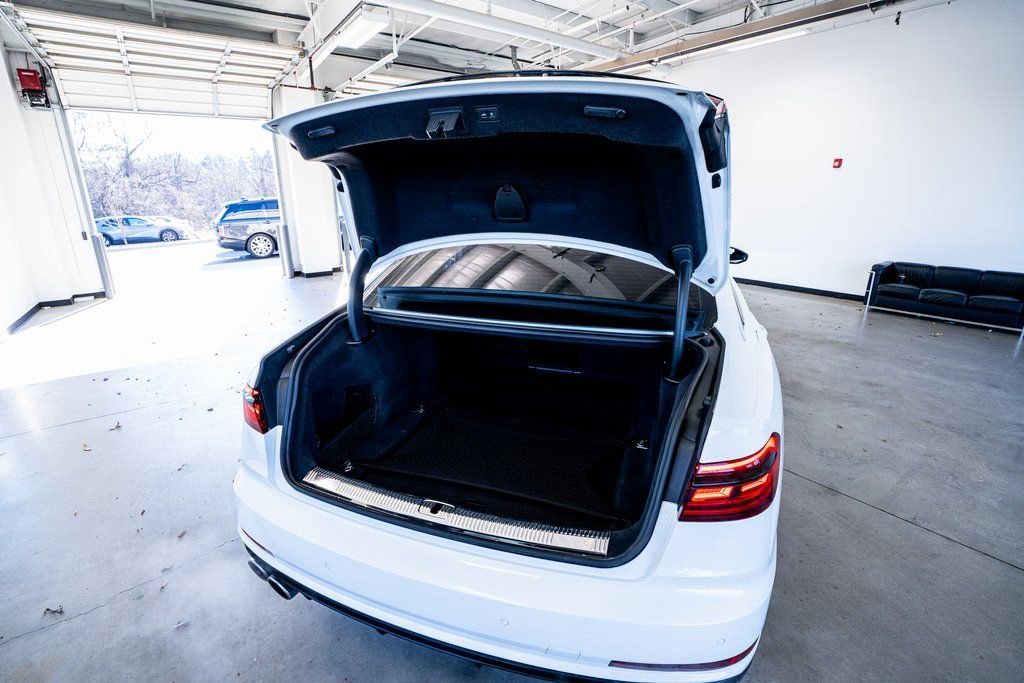 Used 2020 Audi S8 L w/ S8 Executive Package image 63