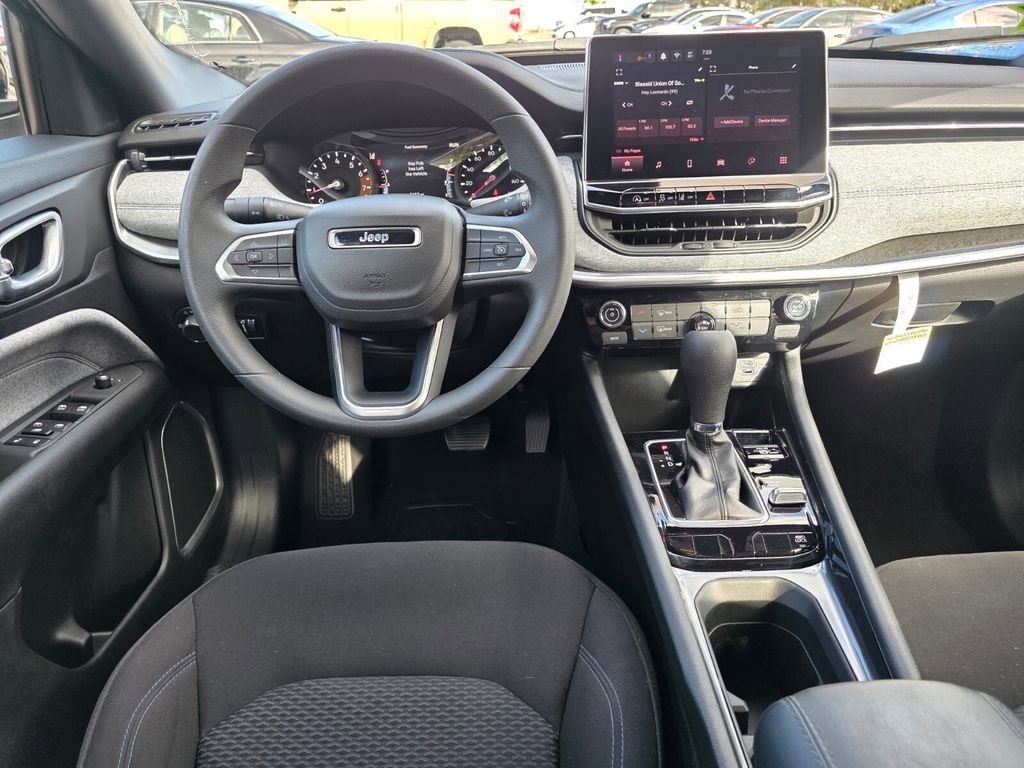 Used 2024 Jeep Compass Sport image 7