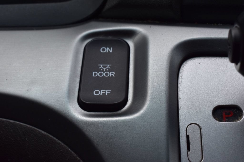 Used 2010 Honda Odyssey EX image 31