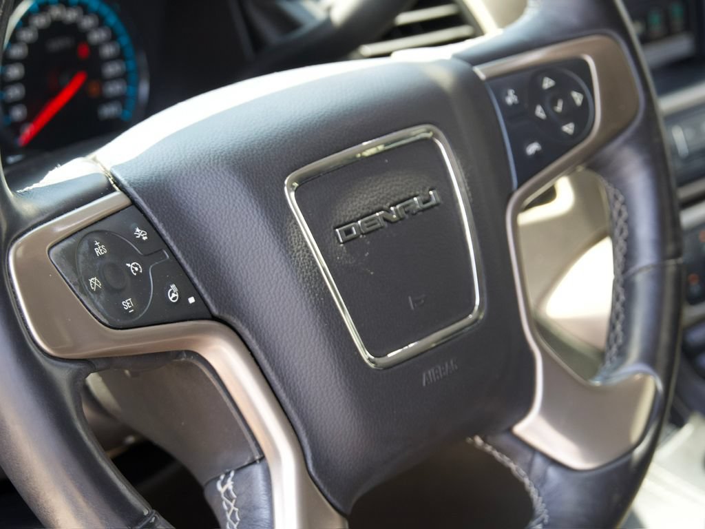 Used 2017 GMC Yukon Denali w/ Open Road Package RWD image 30