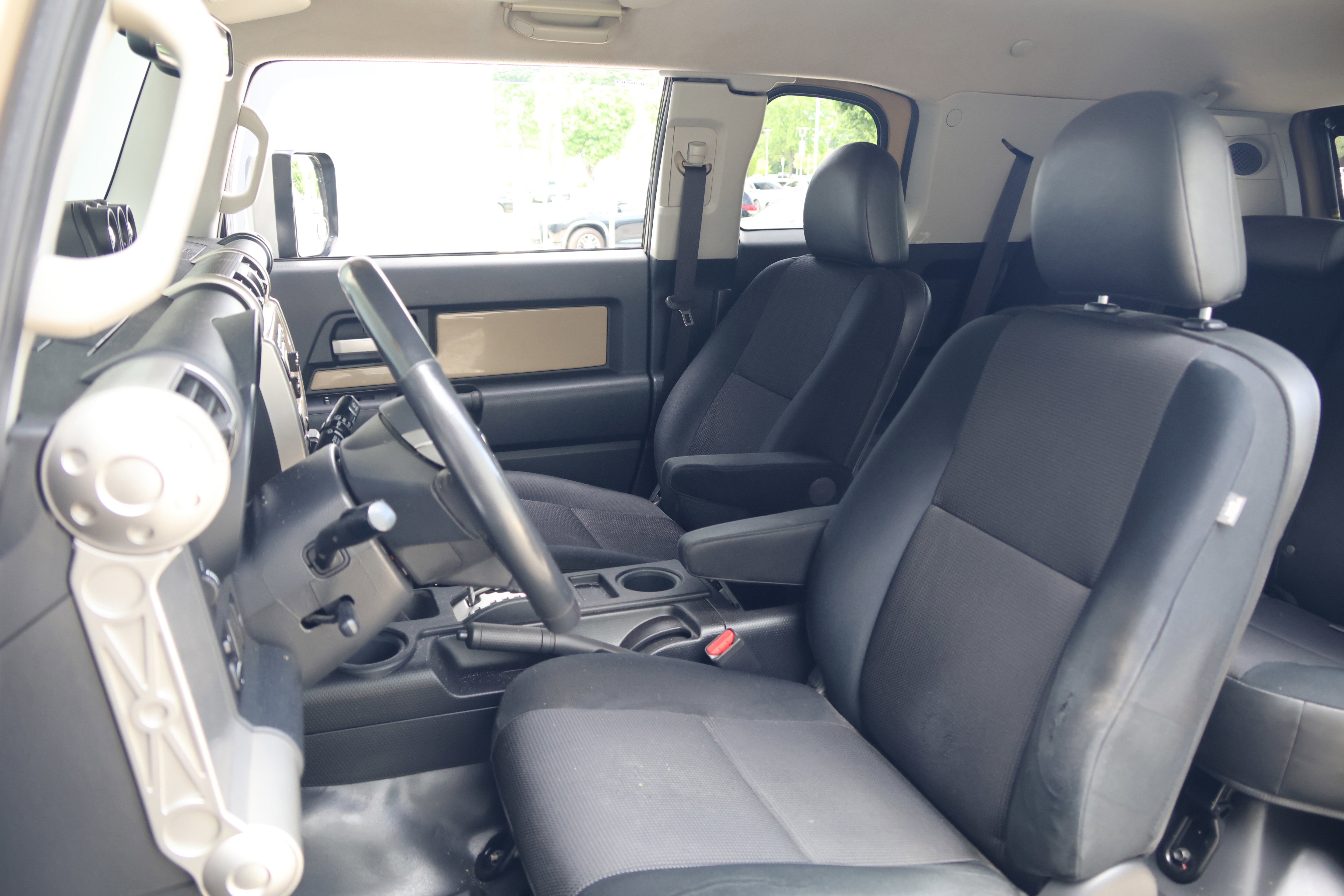 Used 2012 Toyota FJ Cruiser 4WD w/ Upgrade Pkg image 31