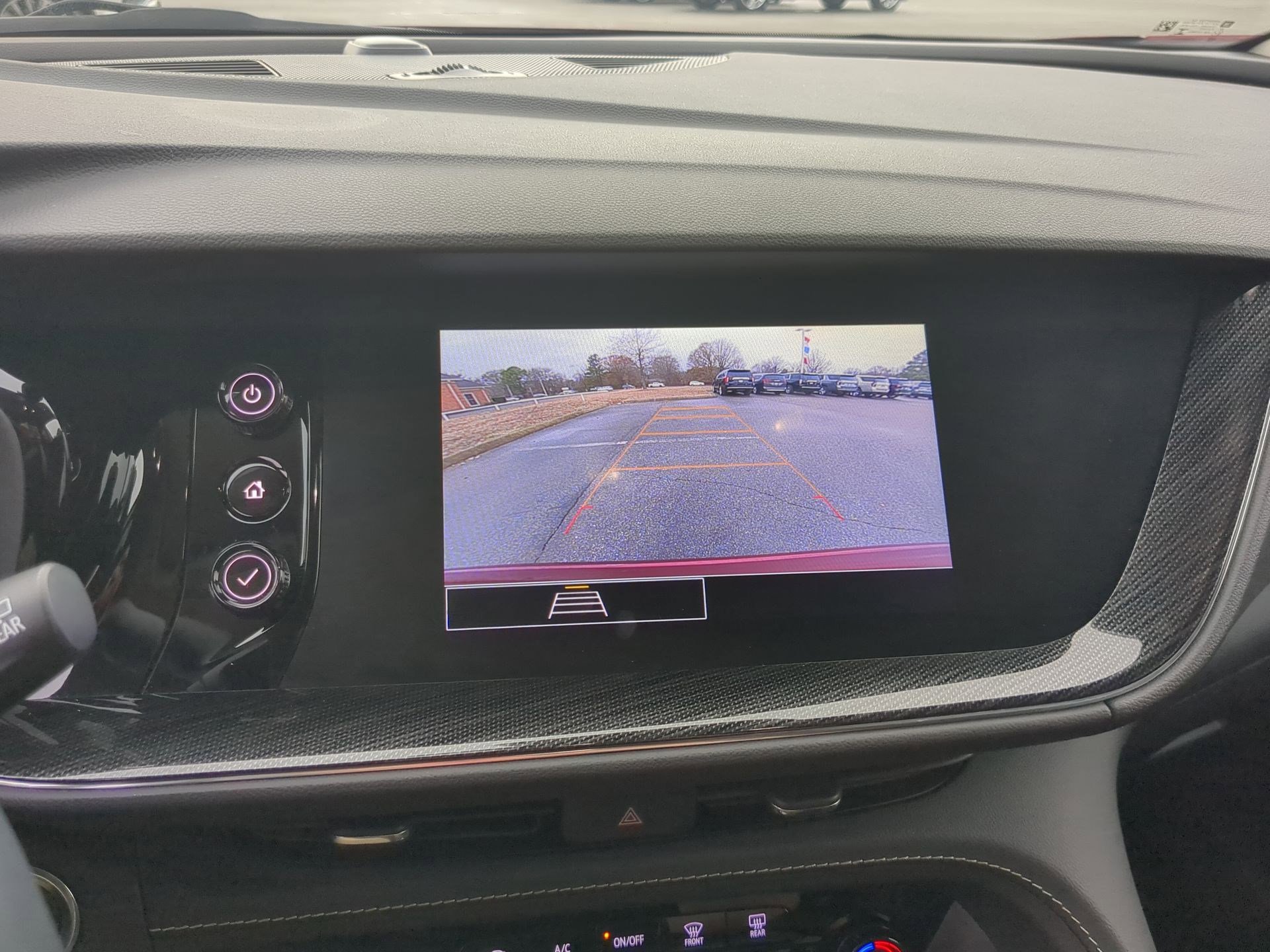 Used 2023 Buick Envision Preferred image 17