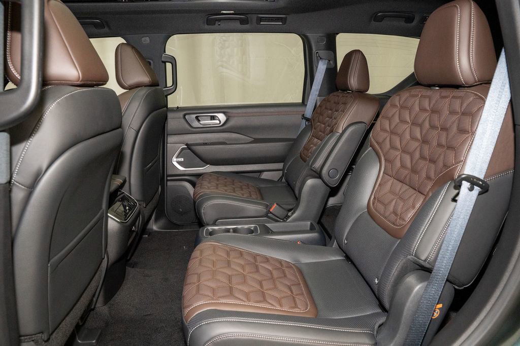 New 2026 Nissan Armada Platinum AWD/4WD image 9