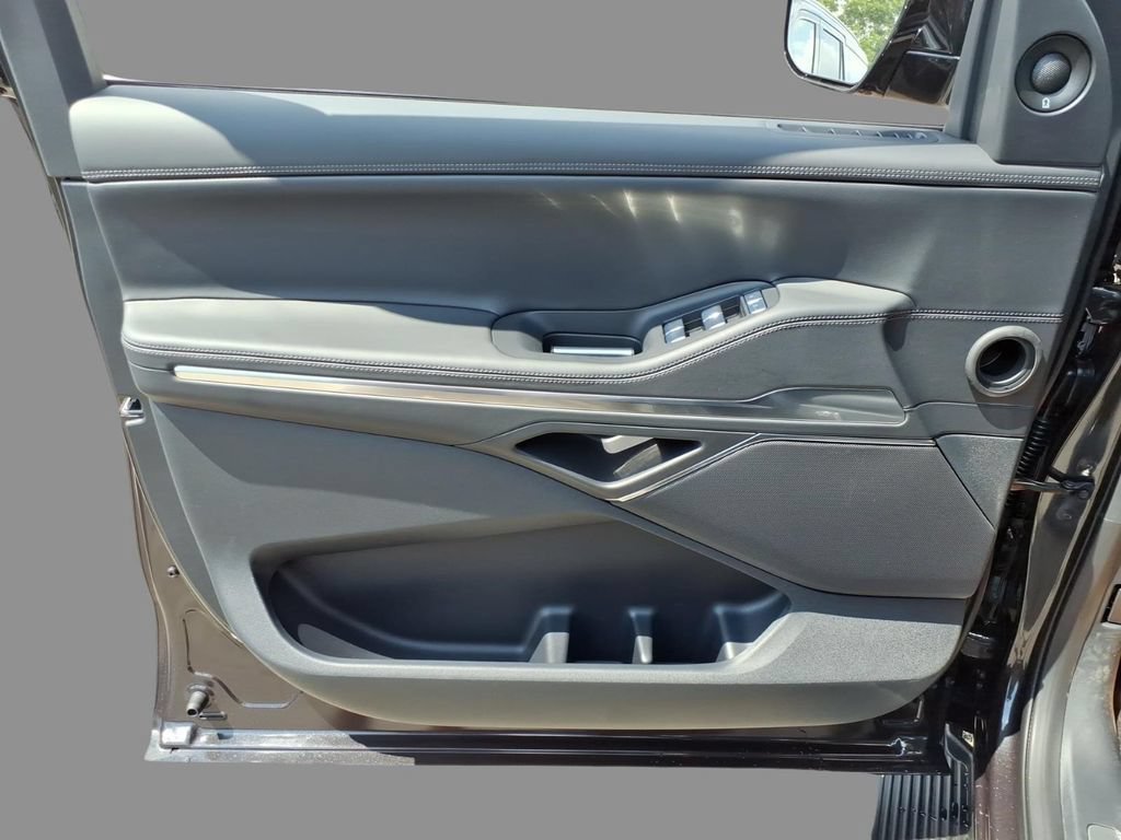 New 2027 Lincoln Navigator L Premier AWD/4WD image 14