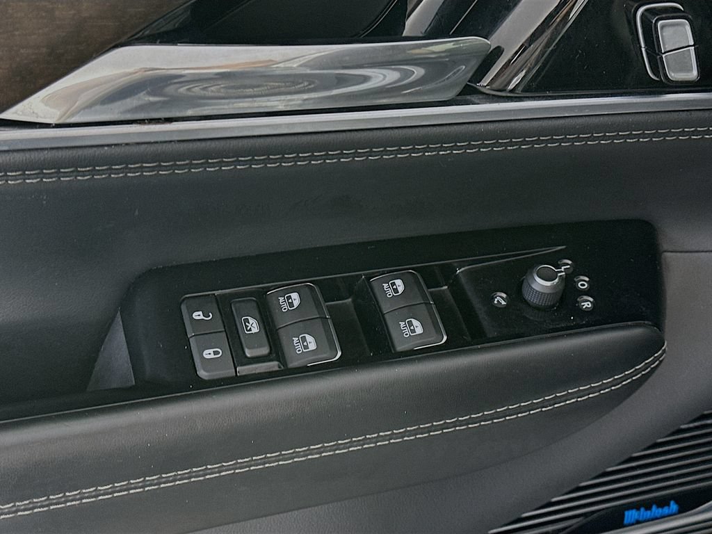 Used 2023 Jeep Grand Wagoneer 4WD image 25