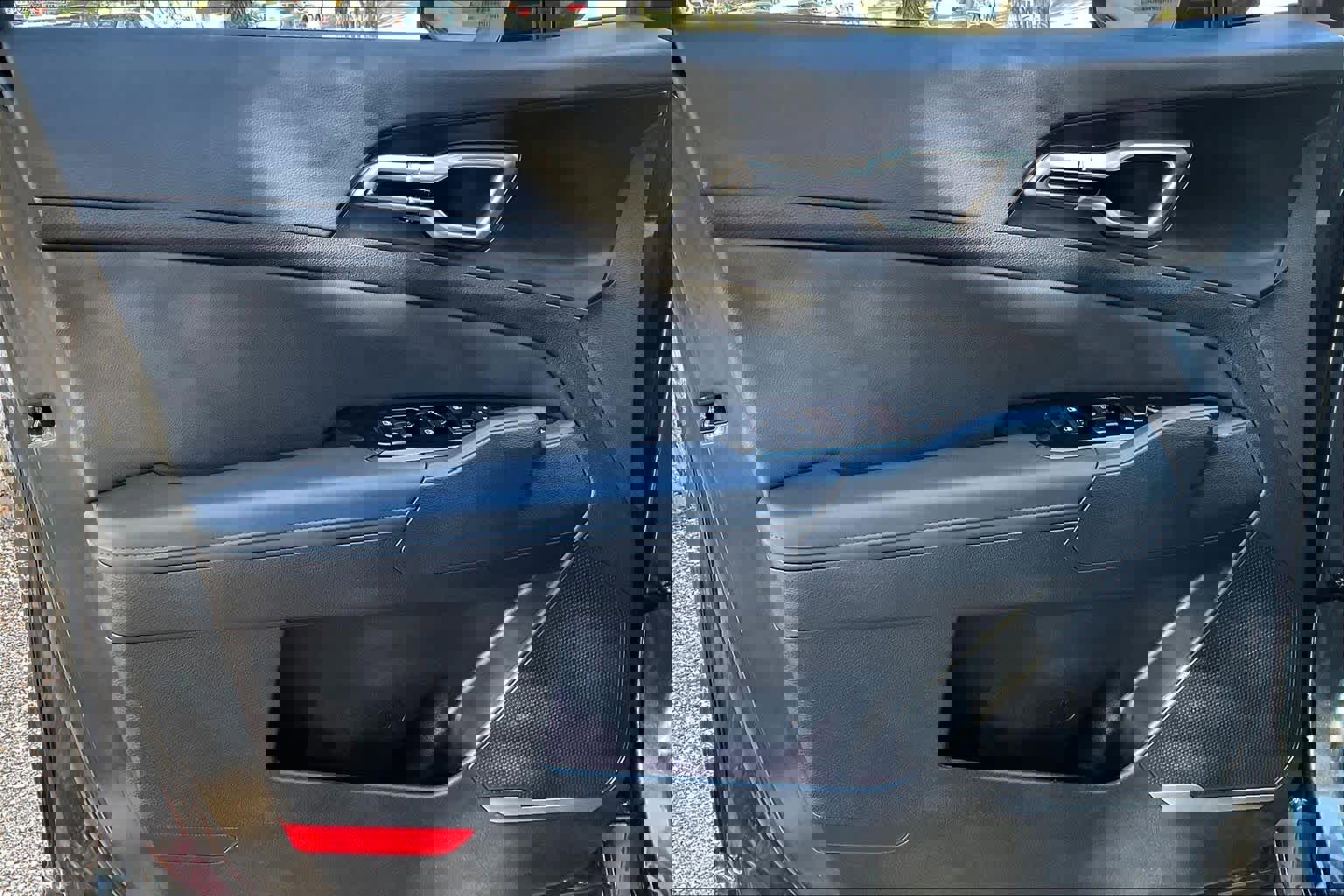 Used 2025 Kia Sportage EX image 19