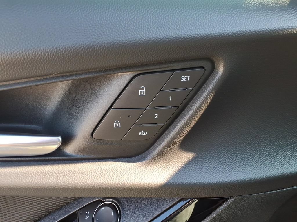 Used 2026 Chevrolet Equinox RS w/ Convenience Package III FWD image 16