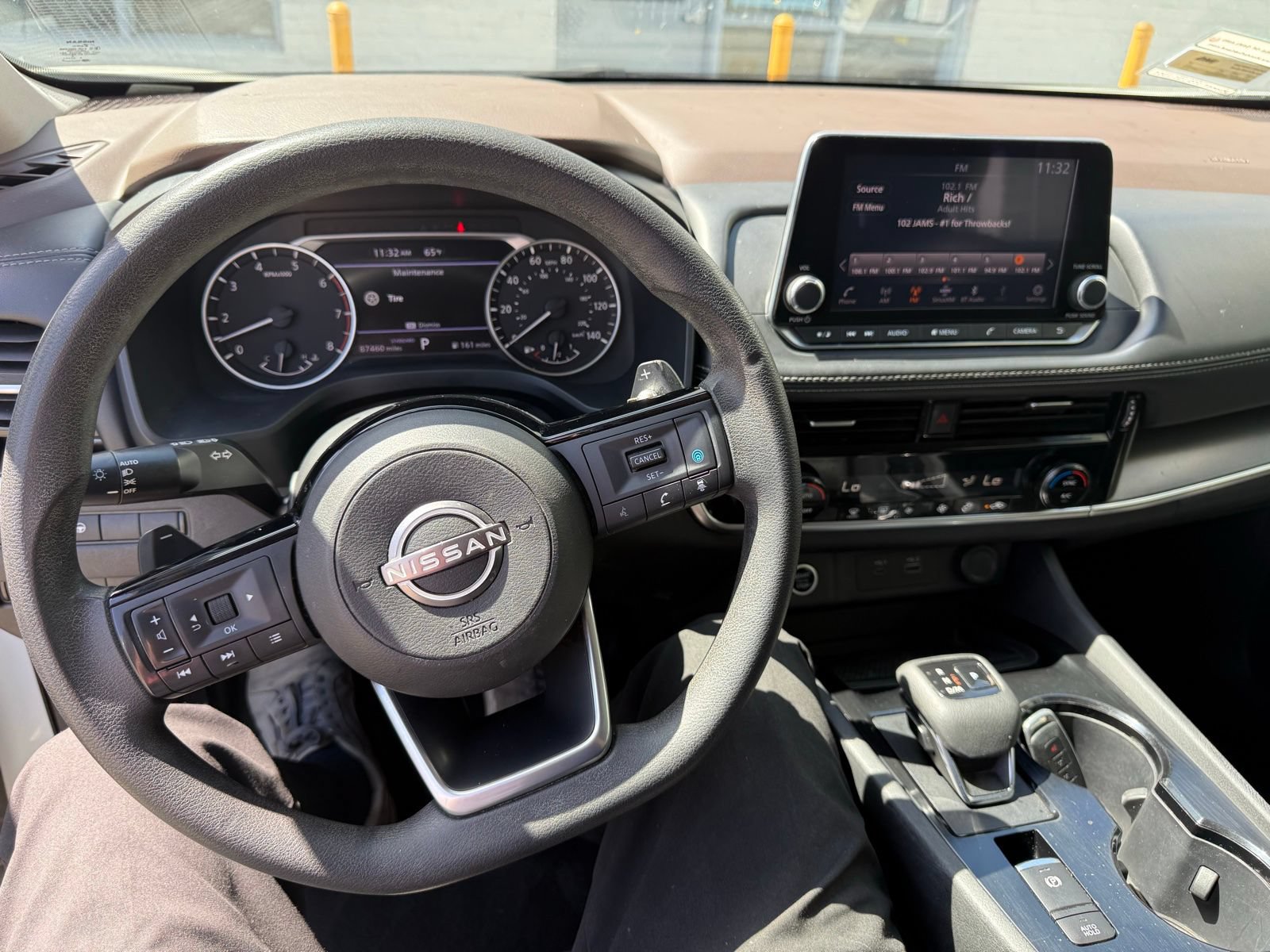 Used 2023 Nissan Rogue SV FWD image 11