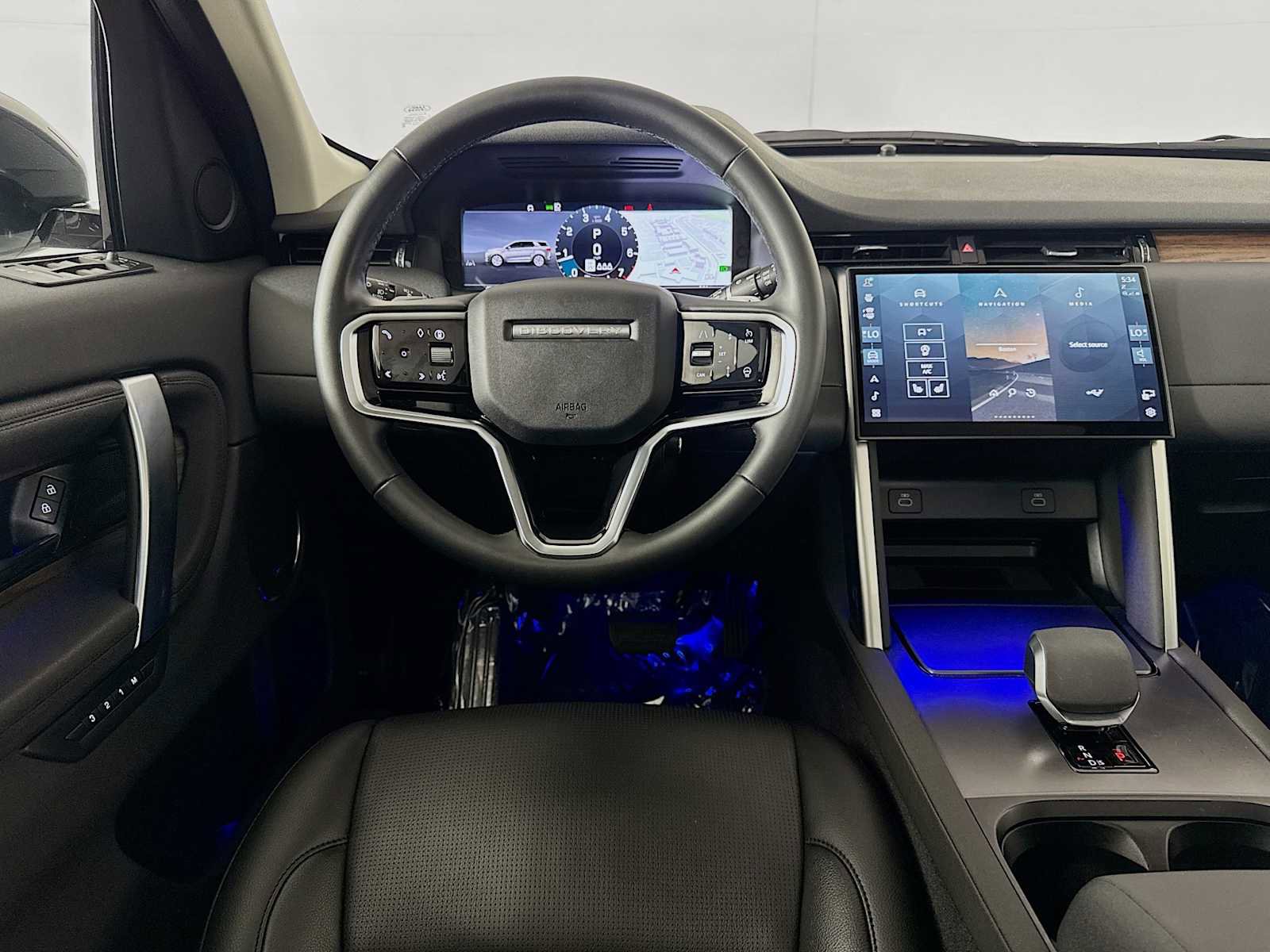Used 2025 Land Rover Discovery Sport S image 22