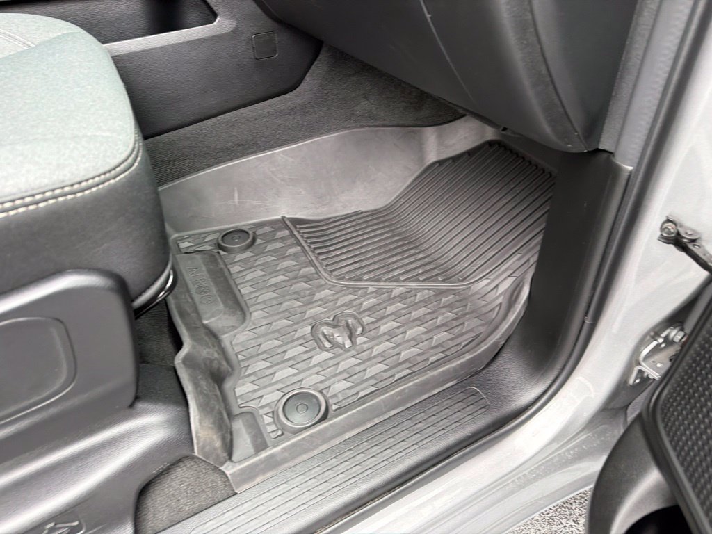 Used 2022 RAM 1500 Big Horn AWD/4WD image 39