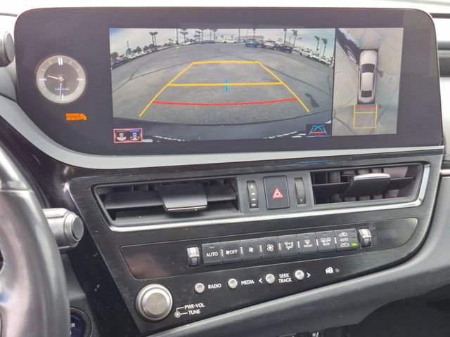 Used 2022 Lexus ES 300h w/ Luxury Package image 14