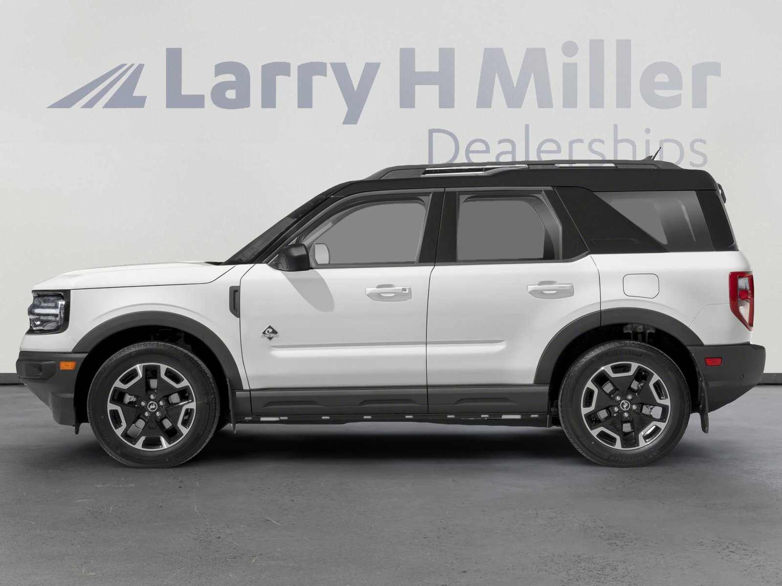 Used 2023 Ford Bronco Sport Outer Banks w/ Tech Package AWD/4WD image 3