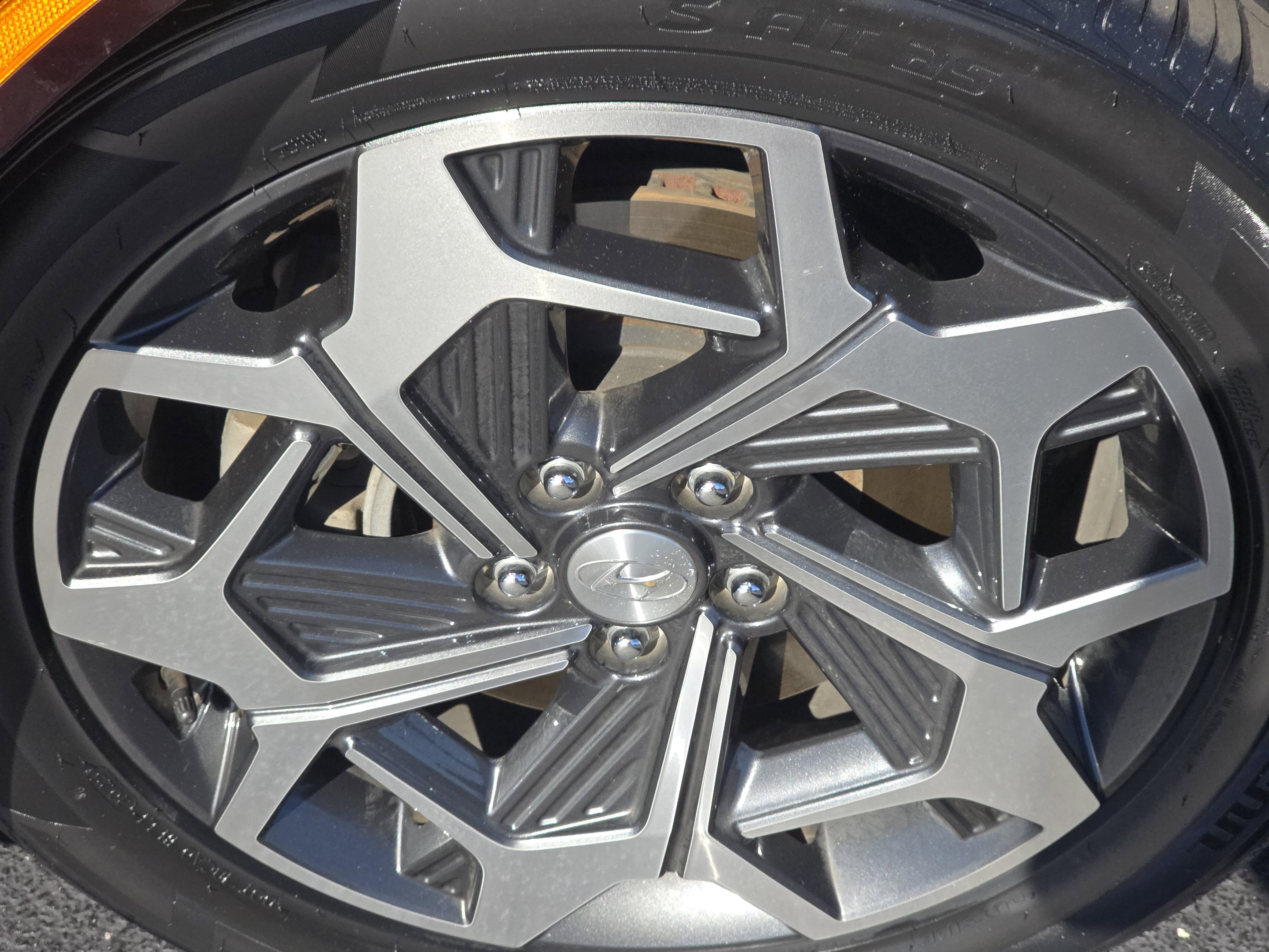 Used 2022 Hyundai Palisade Calligraphy image 3