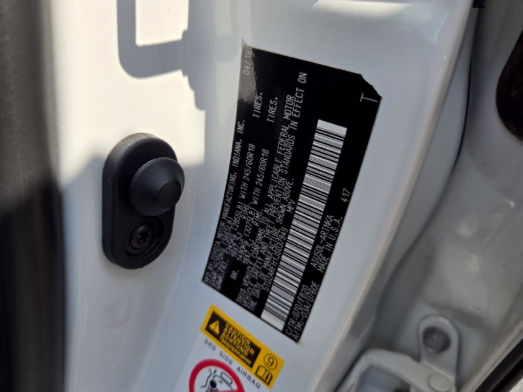 Used 2018 Toyota Highlander LE FWD image 17