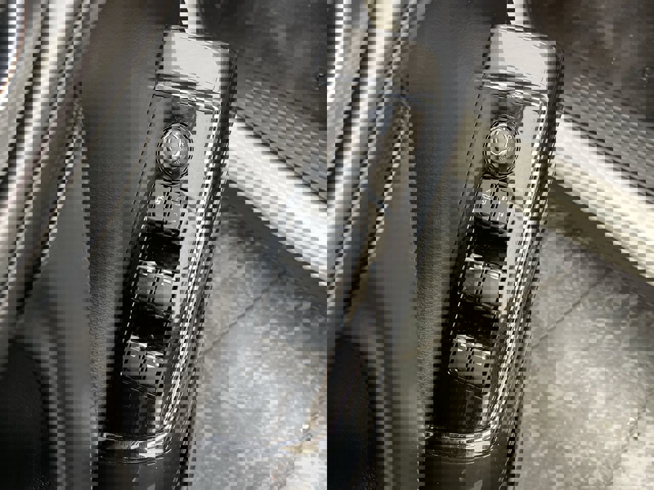 Used 2019 MAZDA CX-9 Touring w/ Touring Premium Package image 8