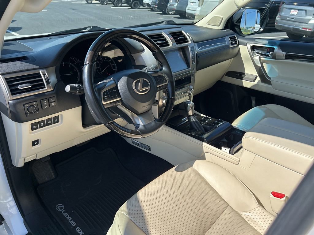 Used 2021 Lexus GX 460 Luxury w/ Accessory Package AWD/4WD image 21