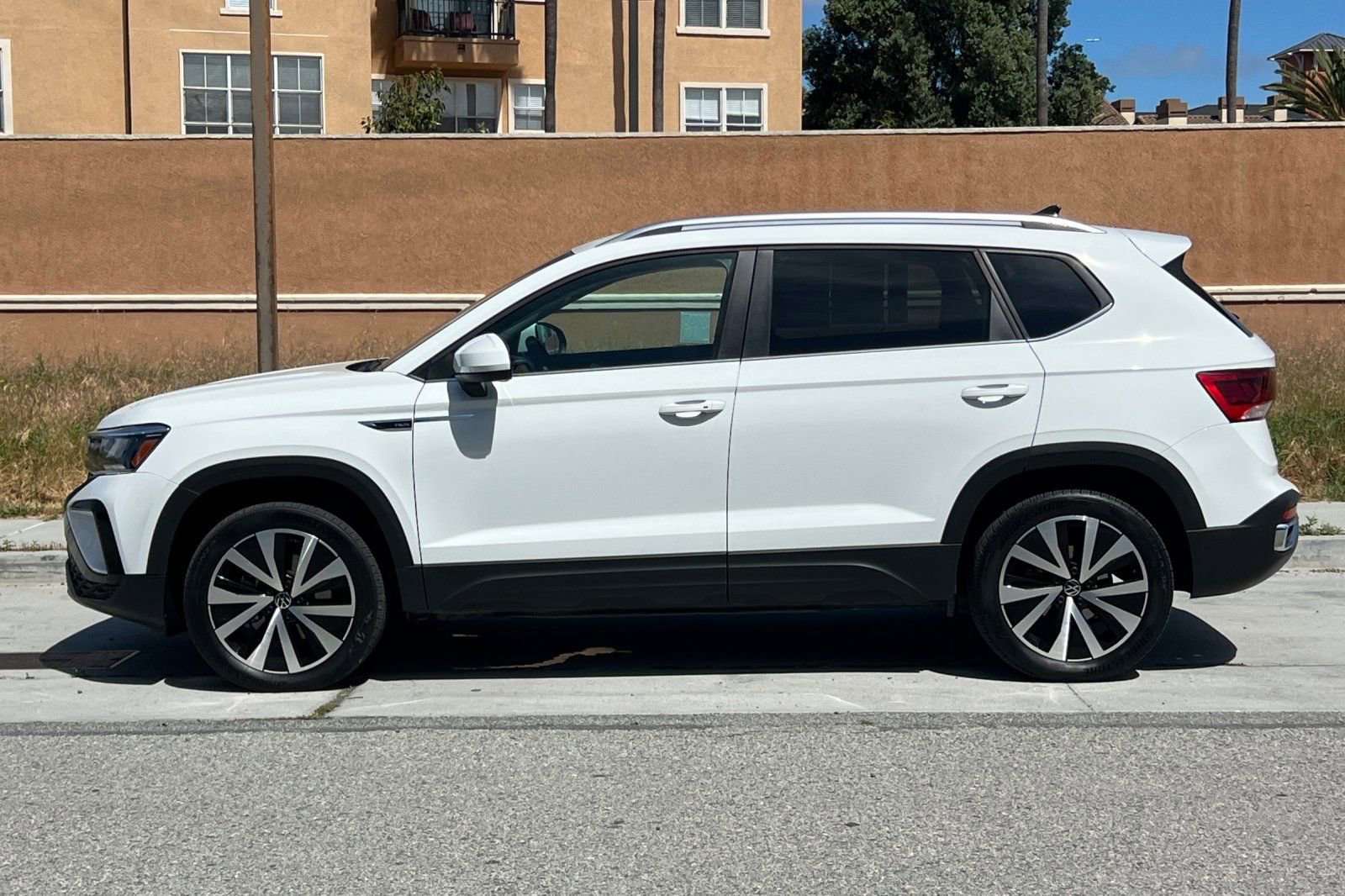 Used 2022 Volkswagen Taos SE AWD/4WD image 7