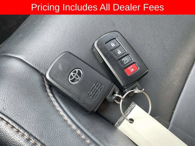 Used 2017 Toyota Highlander XLE FWD image 41
