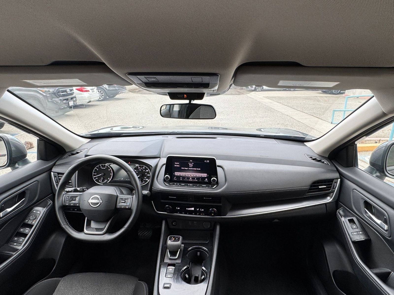Used 2025 Nissan Rogue SV FWD image 35